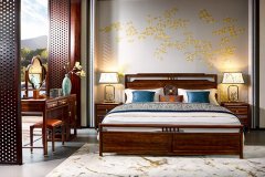 新中式家具風格145平的現(xiàn)代風，淺色基調搭配深色家具，就是沉穩(wěn)大氣